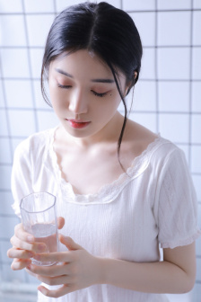 职场妻子的出轨电影